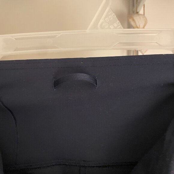 SOLD Wunder Train Contour Shorts 6" Inseam - Picture 4 of 4